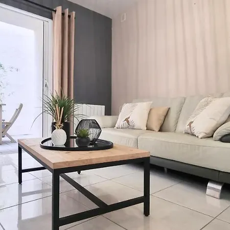 Le Bayard Authentique Maison Sétoise Patio Climatisée Centre Historique Parking Payant à Proximité Casa vacanze Sète