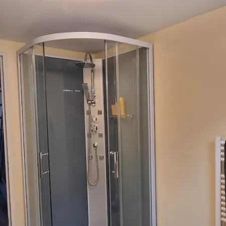 Le Bayard Authentique Maison Sétoise Patio Climatisée Centre Historique Parking Payant à Proximité Casa vacanze Sète