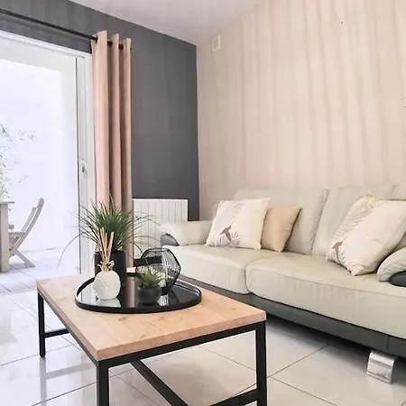 Gasthof Le Bayard Authentique Maison Setoise Patio Climatisee Centre Historique Parking Payant A Proximite 4*